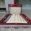 Chất liệu: ống đàn làm bằng trúc, chân bằng tre. Kích thước: dài 35 cm – cao 35 cm . Số thanh: 12 thanh. Các thanh được làm bằng những ống tre, được nối với nhau bằng dây dù, được chỉnh nốt nhạc từ C D E F G A H C D E F G. Có 2 dùi để gõ tạo ra âm thanh.