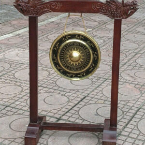 Chiêng đồng 30cm hình trống đồng có giá treo gỗ