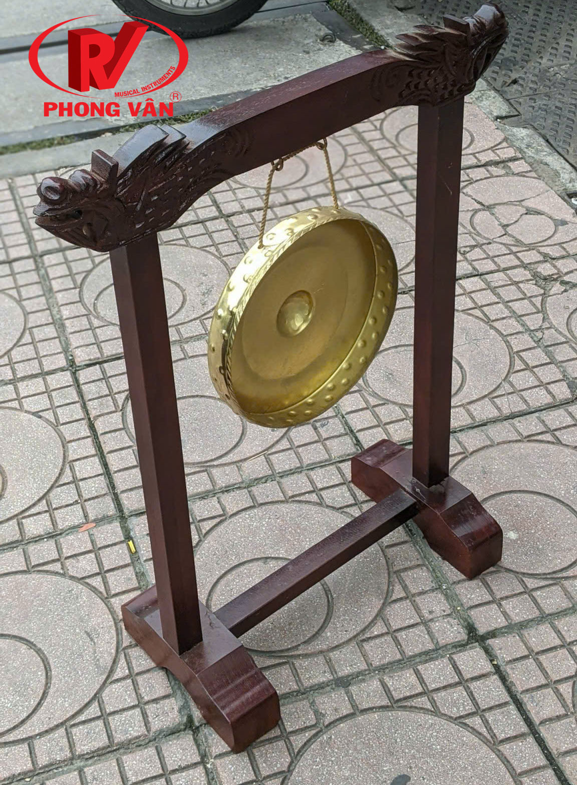 CHIÊNG 30 (5) Chiêng đồng 30cm hình trống đồng có giá treo gỗ