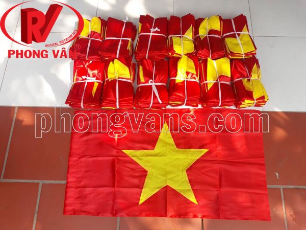 Cờ tổ quốc Việt Nam dài 1 mét