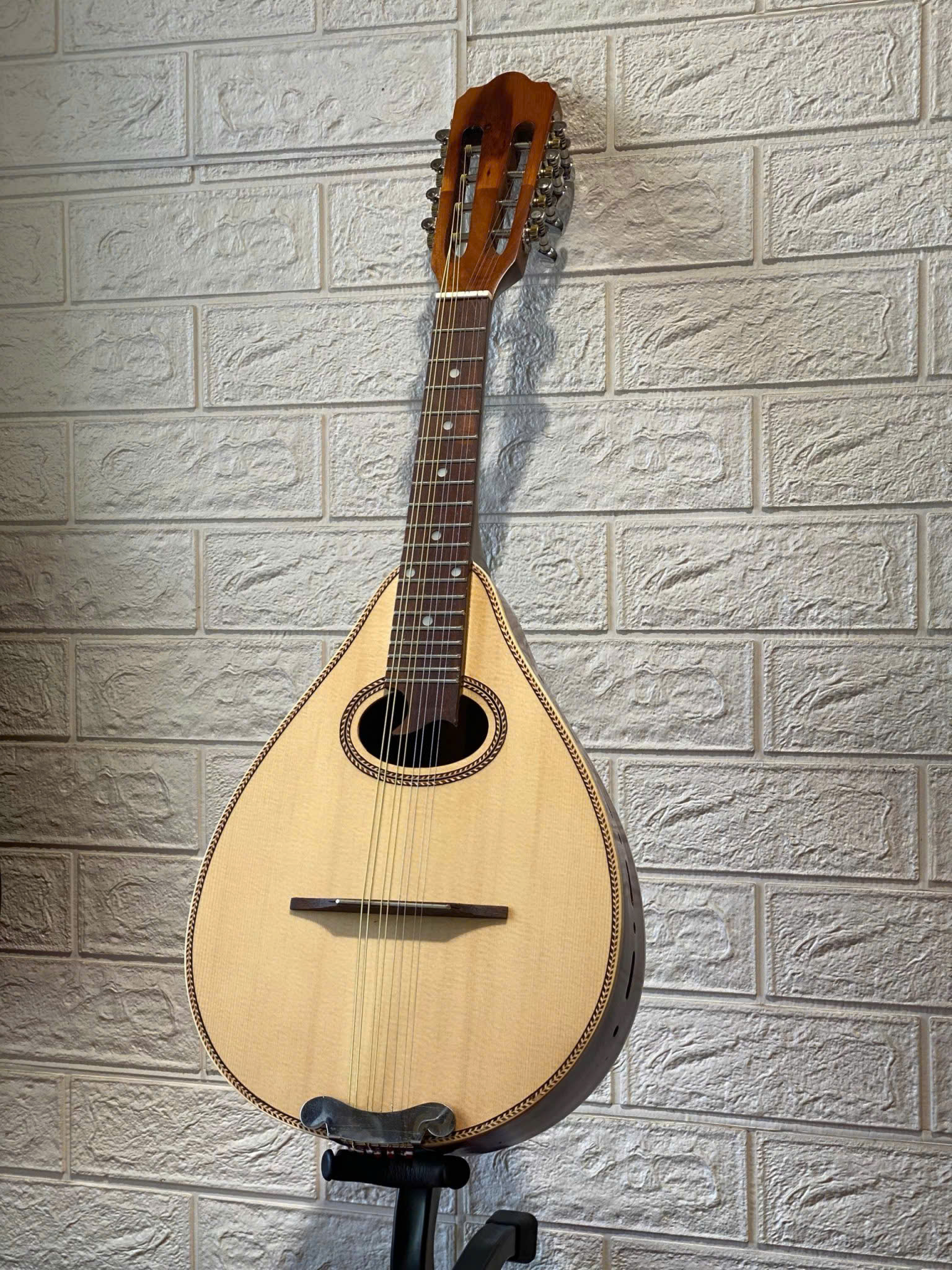 mandolin (1) Đàn mandolin gỗ hồng đào cao cấp