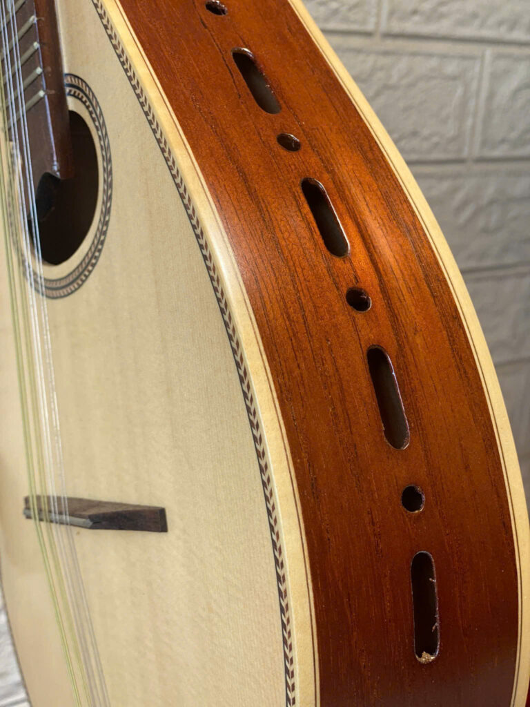 Đàn mandolin gỗ hồng đào cao cấp