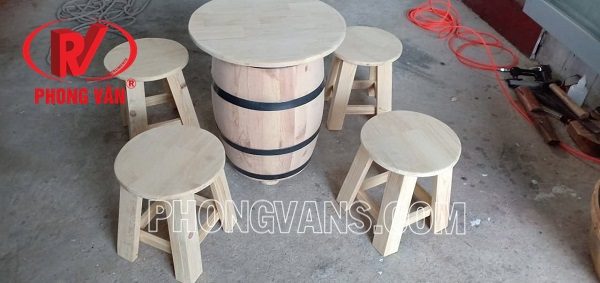 Bộ bàn ghế cafe bằng thùng gỗ thông