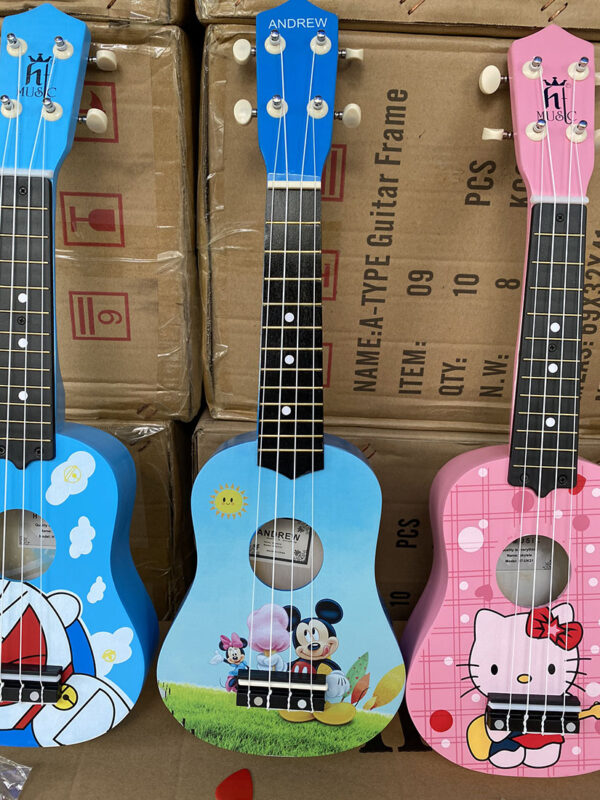 Đàn ukulele màu có hình