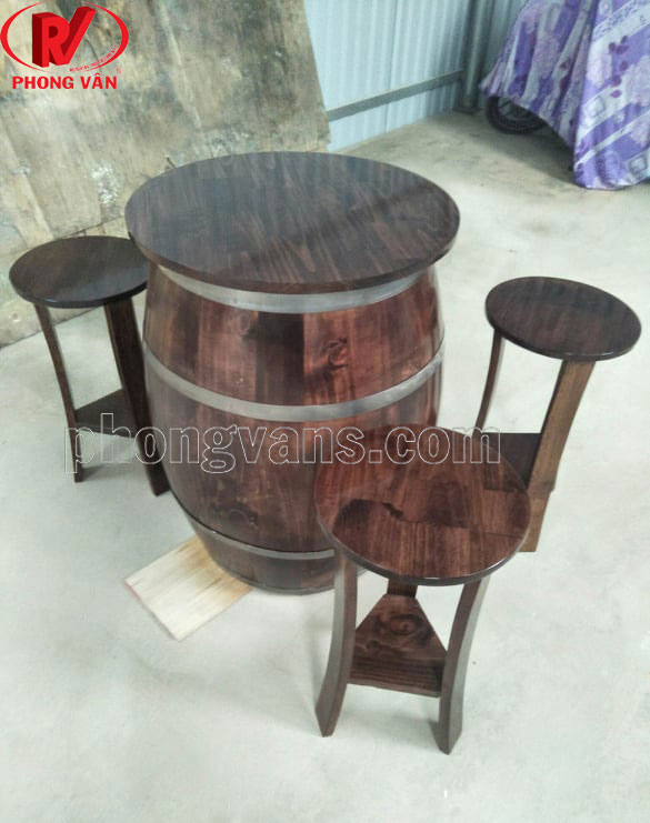 Bộ bàn ghế bằng thùng rượu vang gỗ