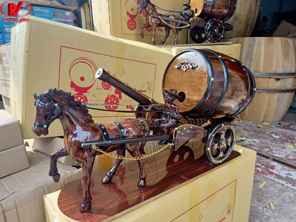 Xe 1 ngựa kéo trống rượu có pháo
