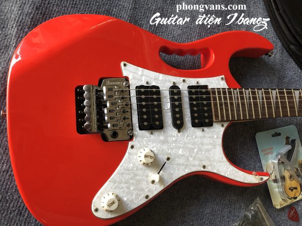 Đàn guitar điện ibanez màu đỏ
