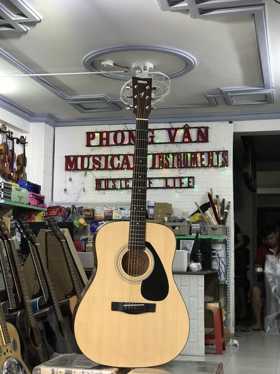 Đàn Guitar Acoustic Yamaha F310 (full phụ kiện)