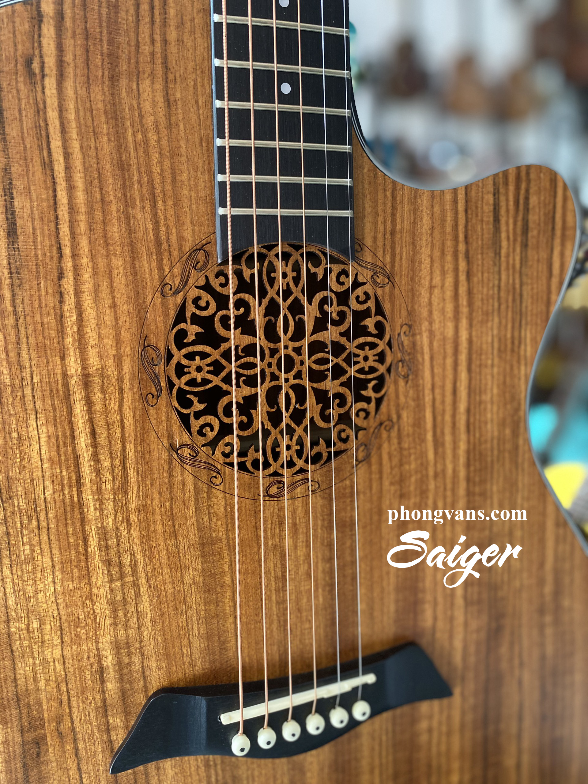 Đàn guitar Saiger gỗ walnut có EQ