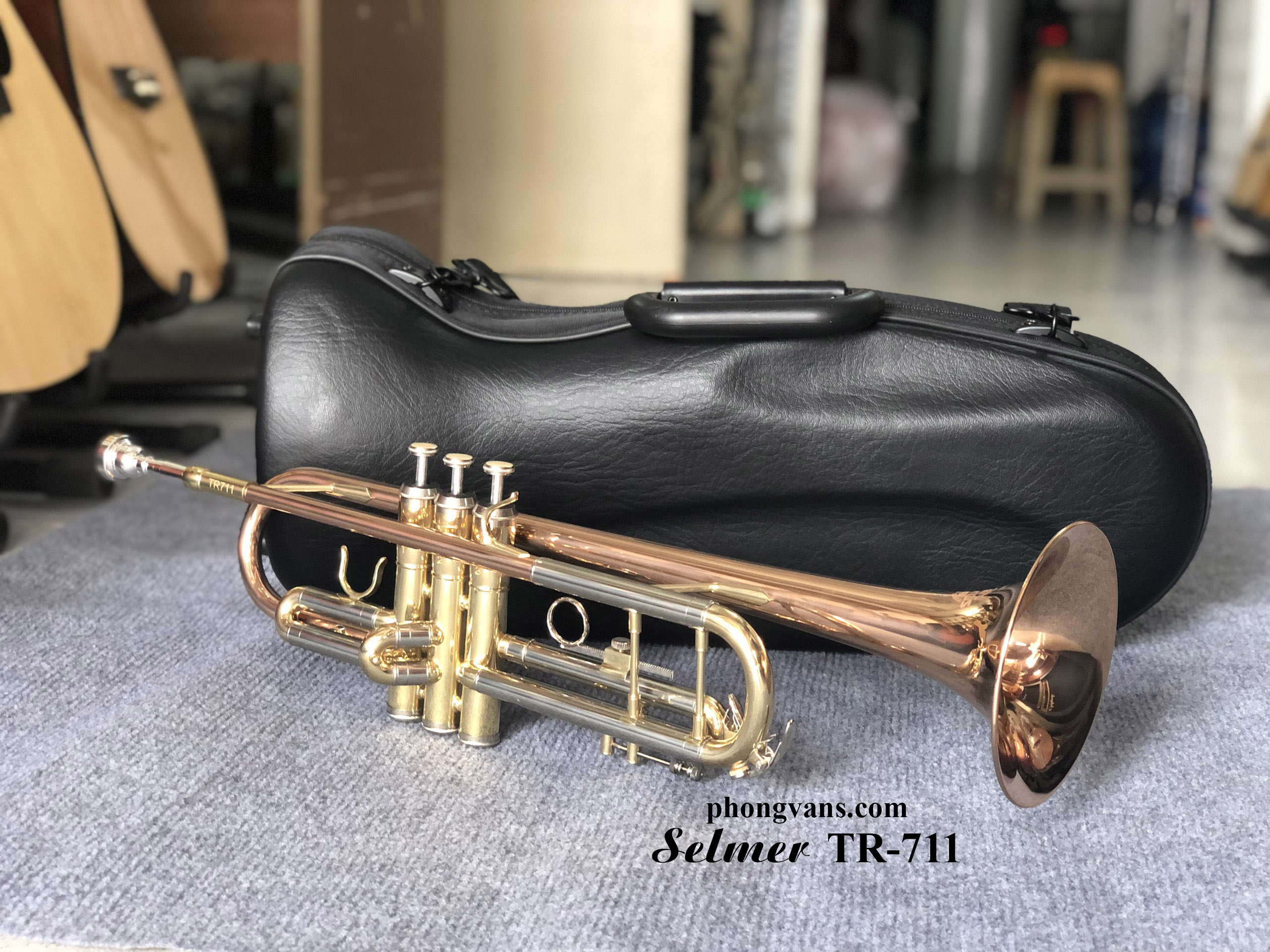 Kèn Trumpet 3 màu loa đỏ Selmer TR711