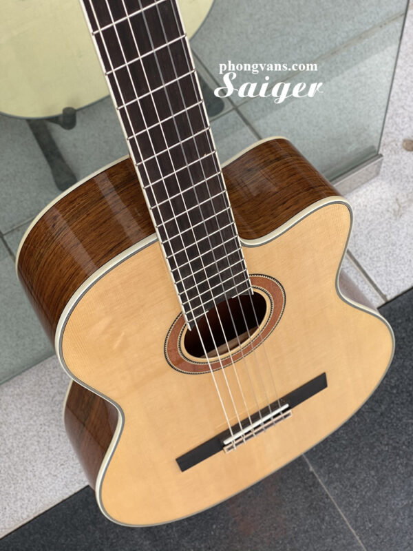 Guitar classic Saiger dáng khuyết chính hãng