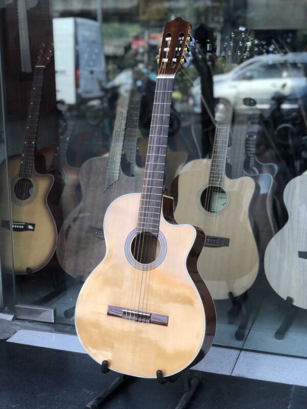 Guitar classic Việt Nam gỗ hồng đào