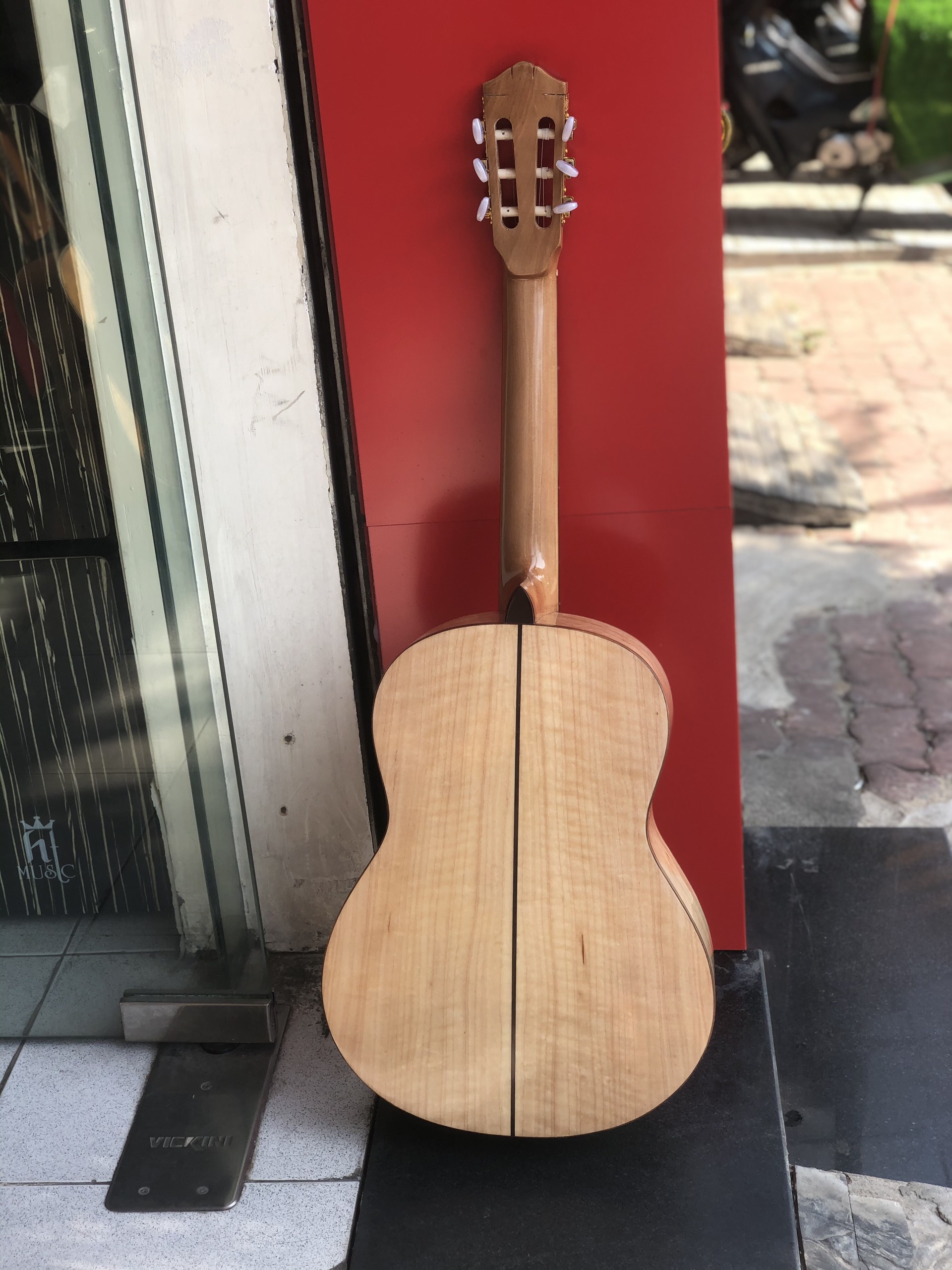 Đàn guitar classic gỗ còng cườm