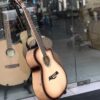 Guitar acoustic gỗ còng cườm Việt Nam