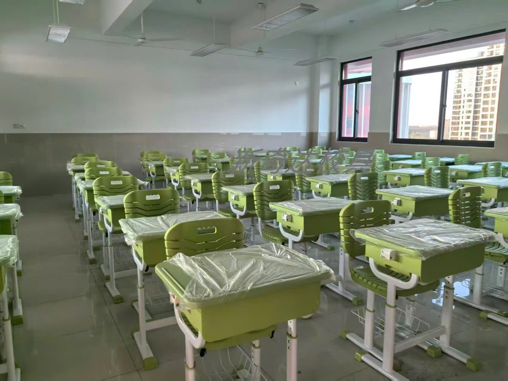 Bàn Ghế Học Sinh Tiểu Học Tiêu Chuẩn