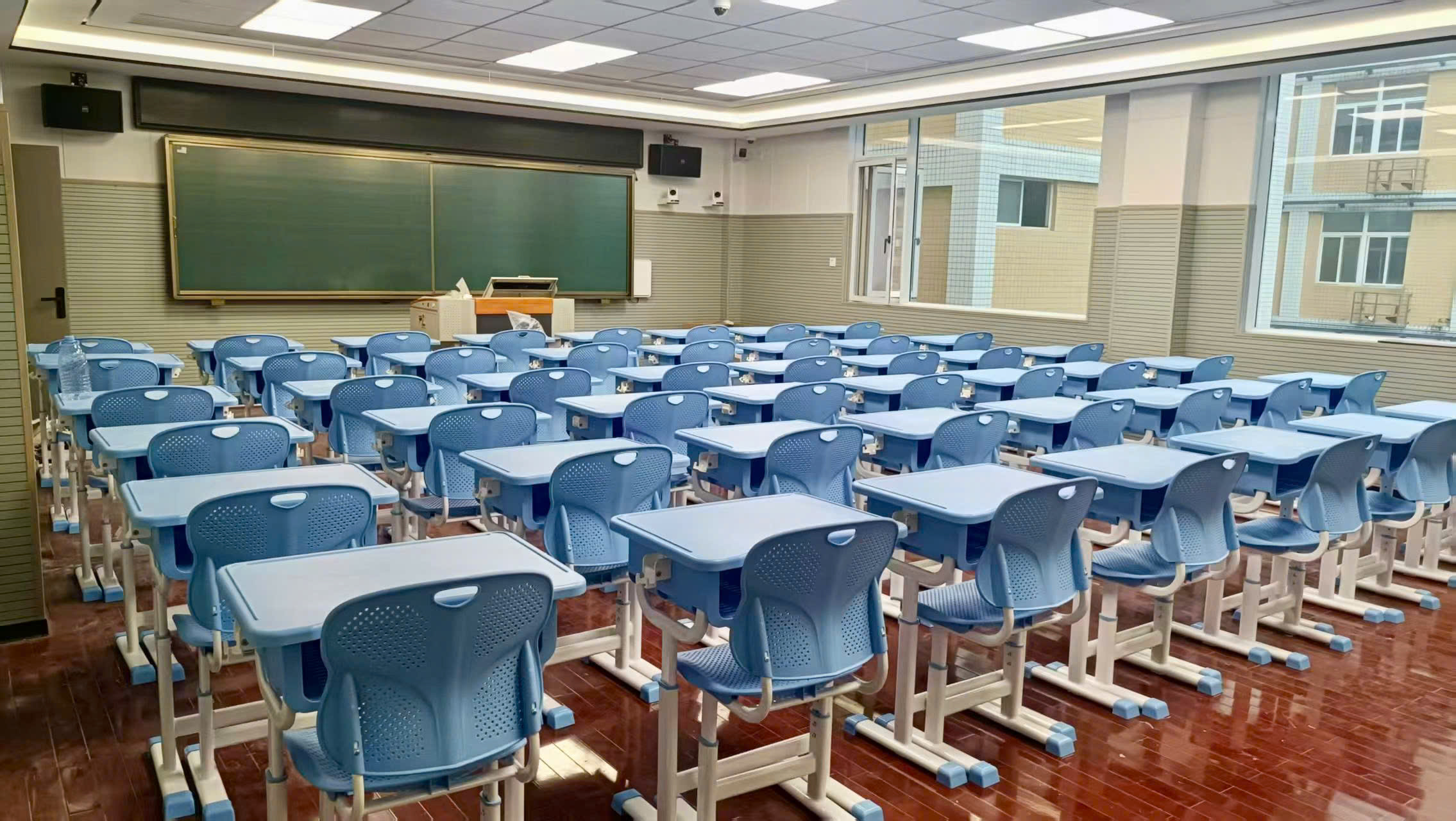 Bàn Ghế Học Sinh Tiểu Học Tiêu Chuẩn
