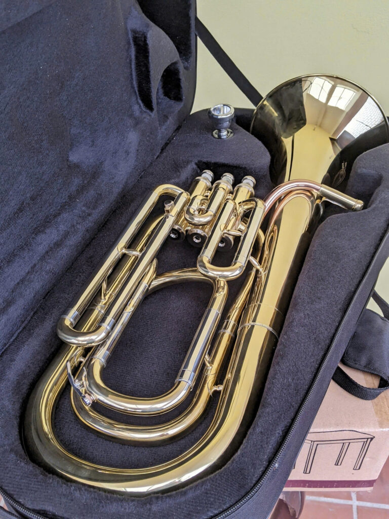 Kèn Baritone Vàng Saiger SBR-500