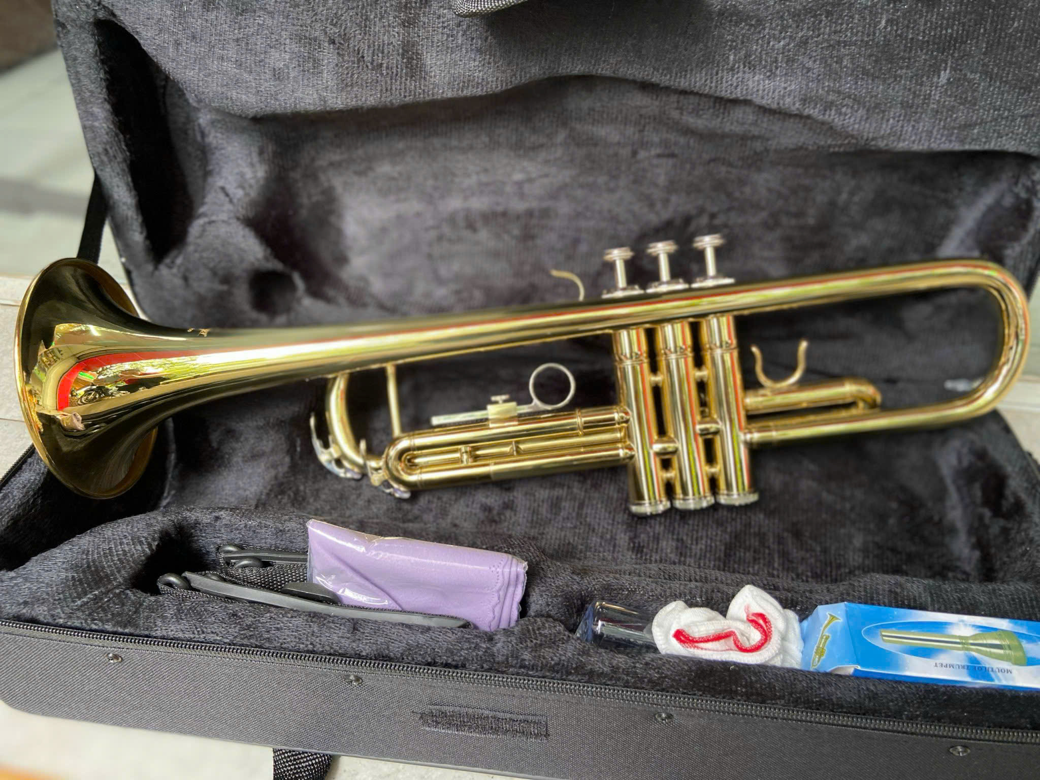 STR-200 (8) Kèn Trumpet Saiger STR-200 Vàng