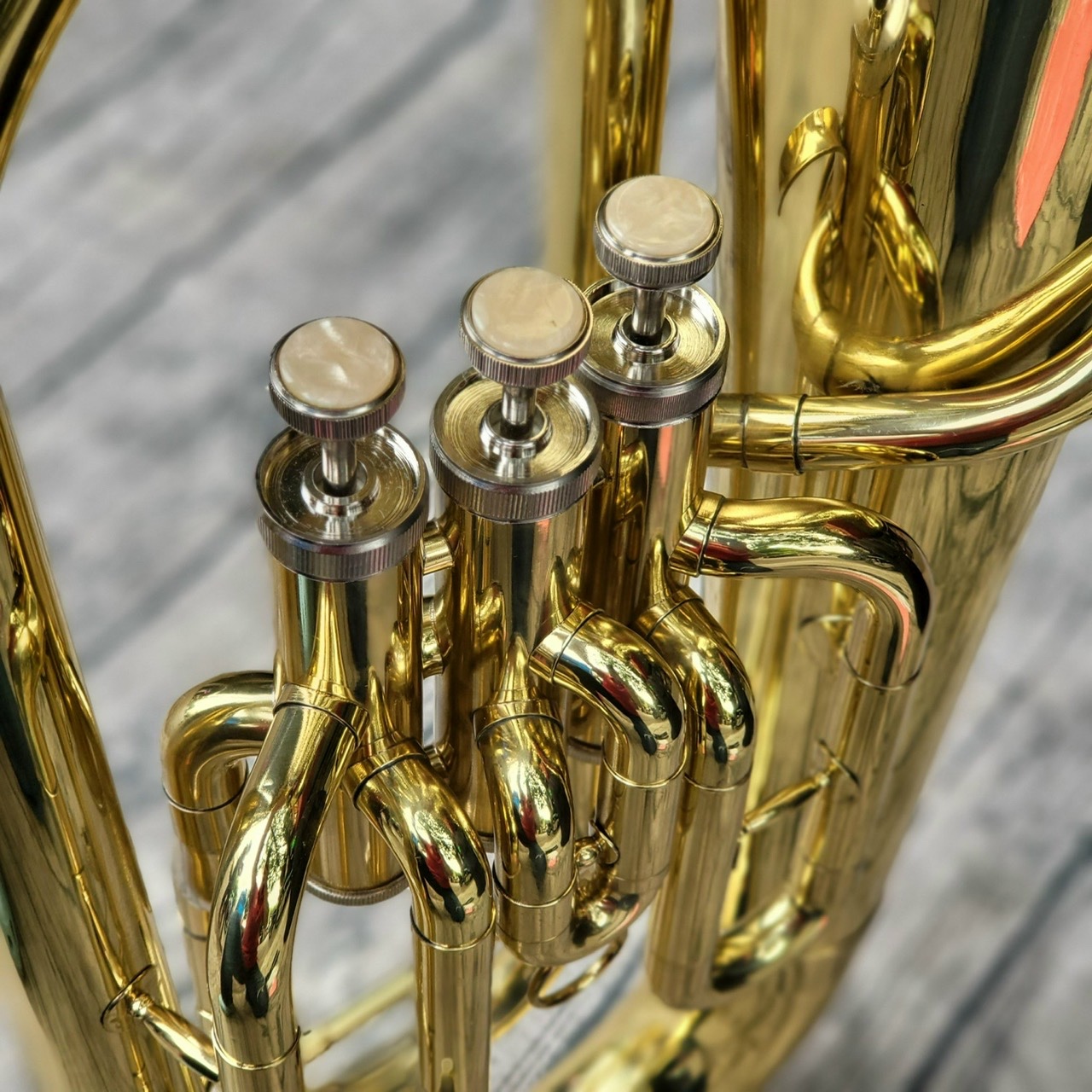 ken bass (11) Kèn Bass Vàng Saiger SBS-600