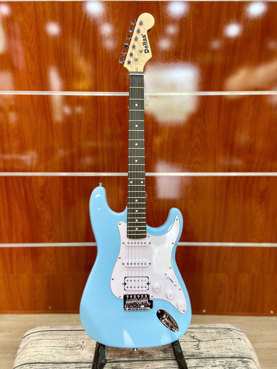 DL-S4 (11) Đàn Guitar Điện Dallas DL-S4 4 Mobin