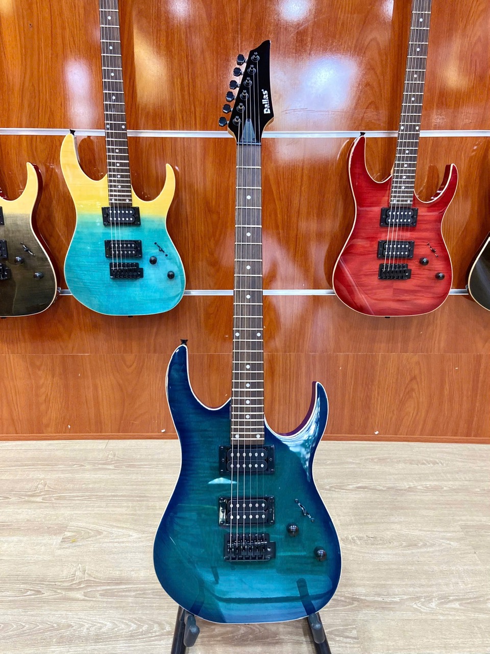 DL-S400 (3) Guitar Điện Solo Dallas DL-S400